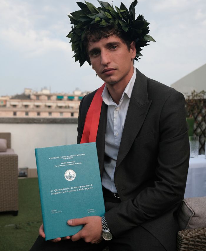 Tesi di laurea verde Smeraldo - immagine 2